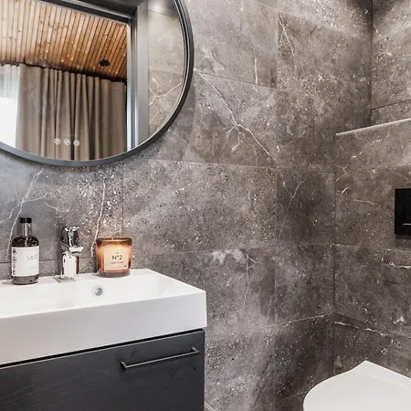 Levin Lyhty Adele A4 By Hilla